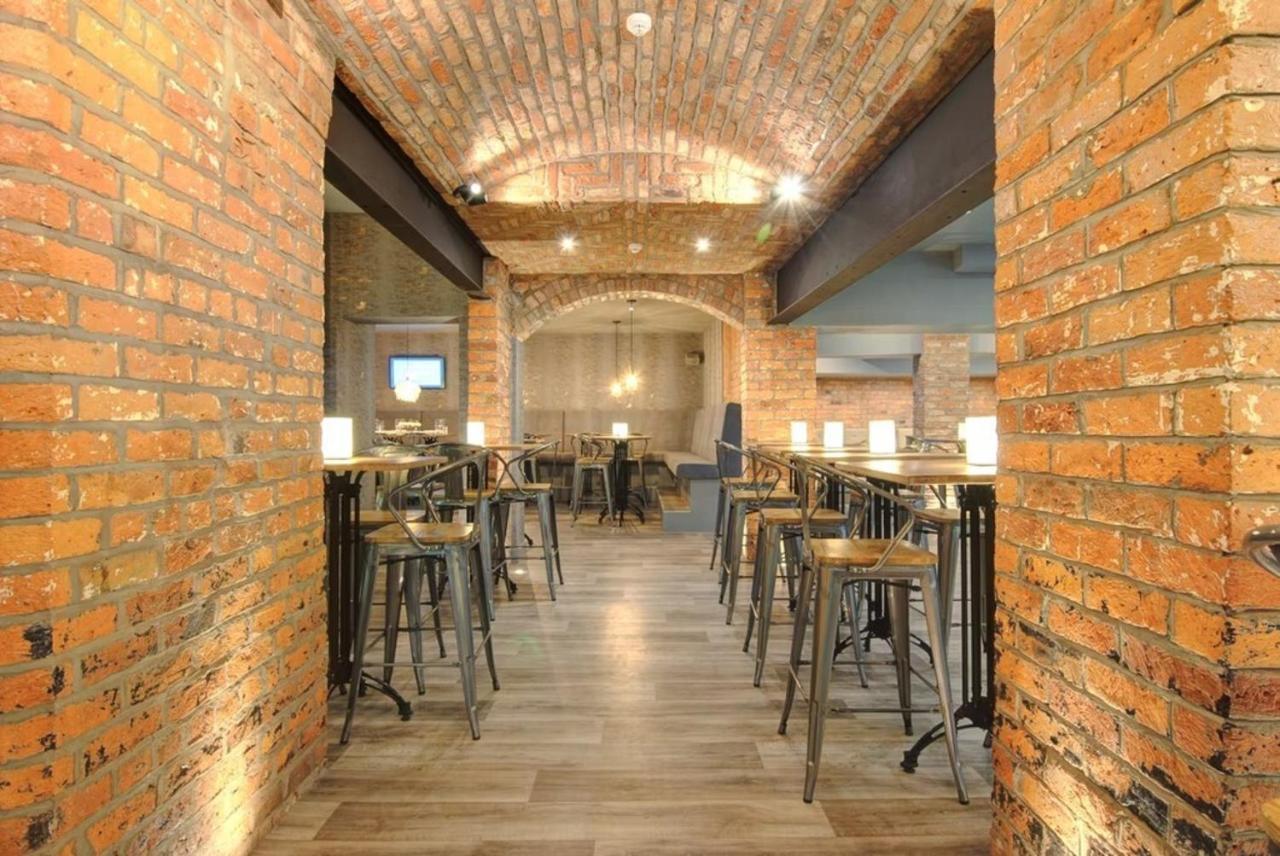 The Royal Hotel Crewe, A Brilliant Collection, Powered By Oyo Екстер'єр фото