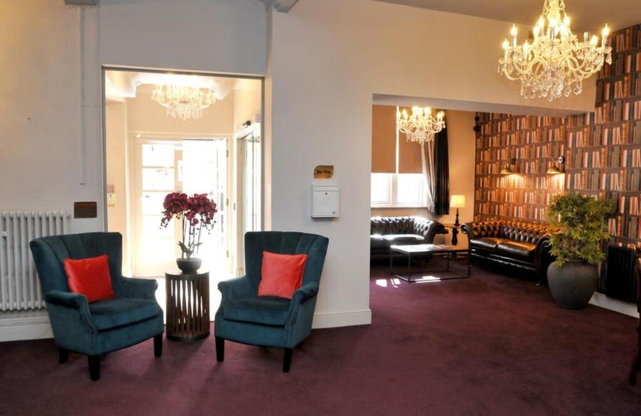 The Royal Hotel Crewe, A Brilliant Collection, Powered By Oyo Екстер'єр фото