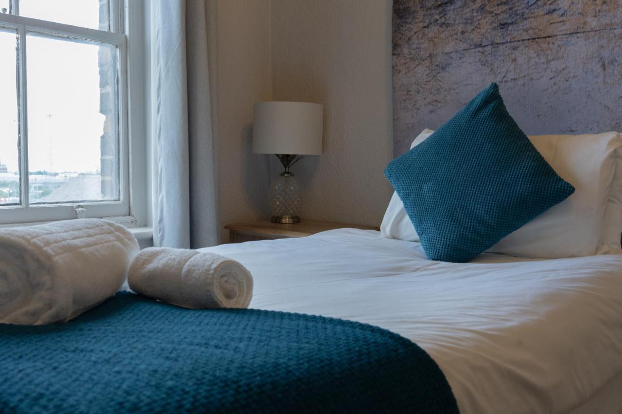 The Royal Hotel Crewe, A Brilliant Collection, Powered By Oyo Екстер'єр фото