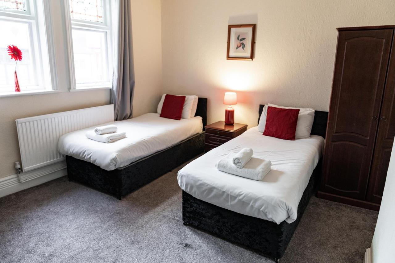 The Royal Hotel Crewe, A Brilliant Collection, Powered By Oyo Екстер'єр фото