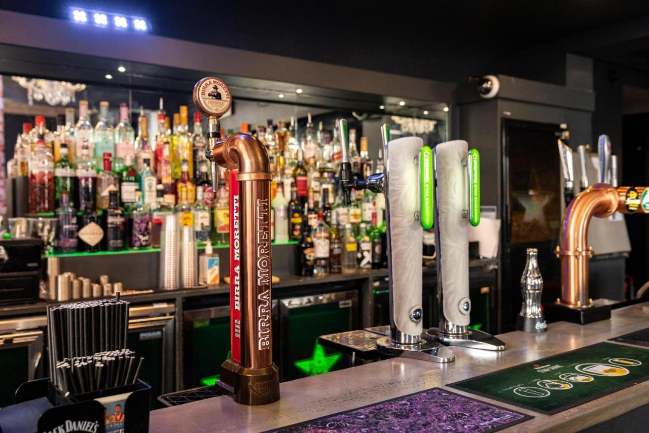 The Royal Hotel Crewe, A Brilliant Collection, Powered By Oyo Екстер'єр фото