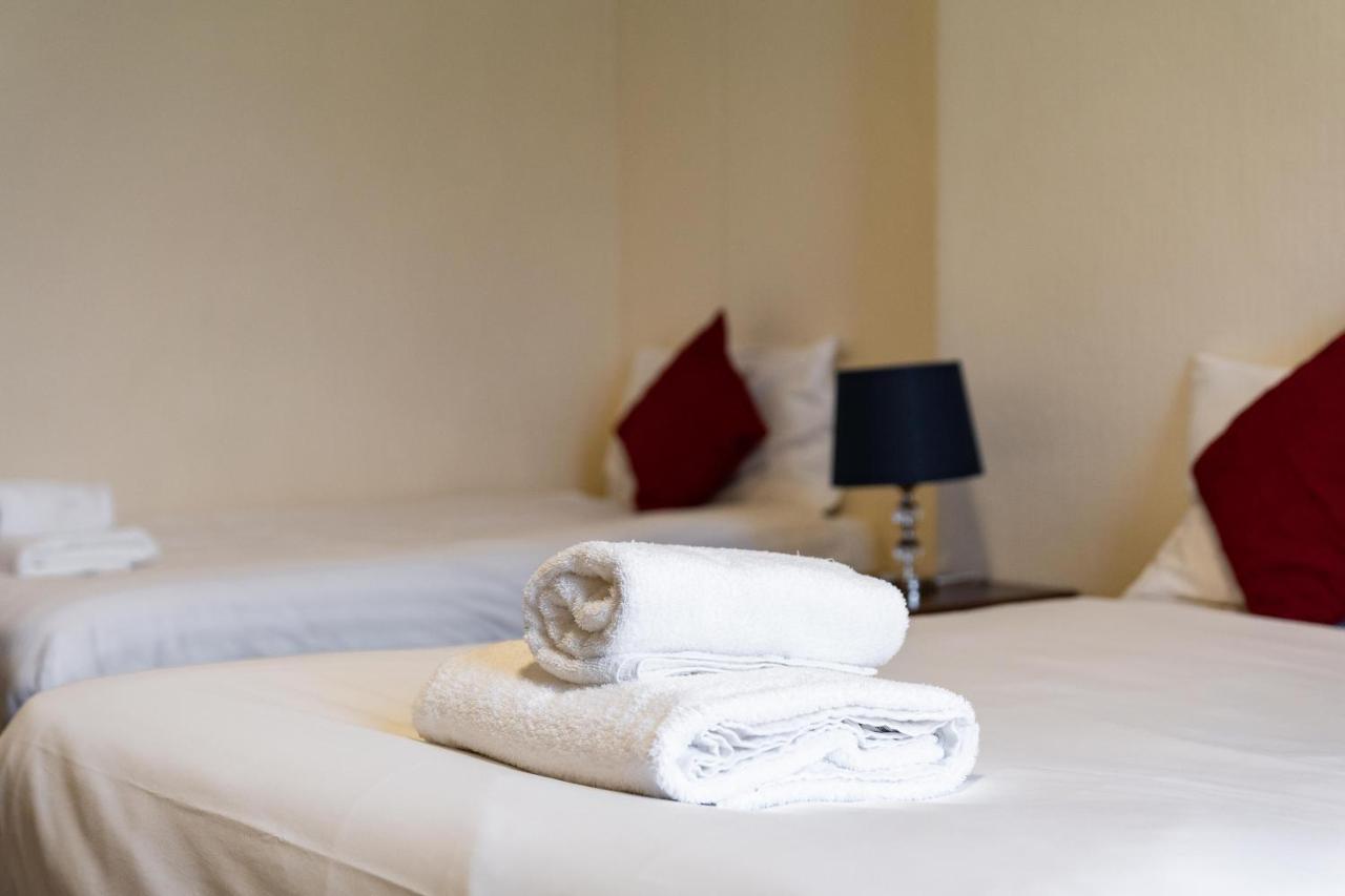 The Royal Hotel Crewe, A Brilliant Collection, Powered By Oyo Екстер'єр фото